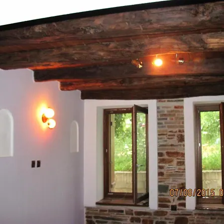 Semesterbostad Ground Floor Stonehouse With Yard *