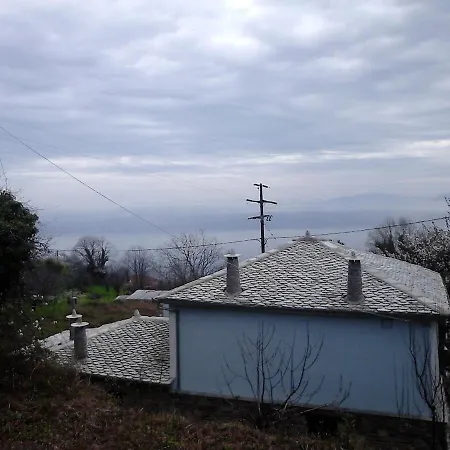 Ground Floor Stonehouse With Yard